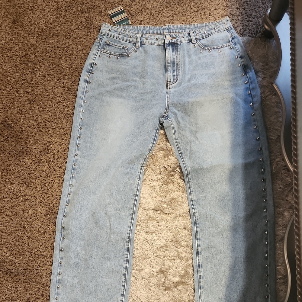 Relaxed Blue Denim Jeans with Vintage Wash